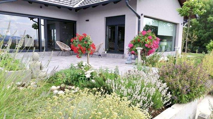 ba270e7a-8720-4a93-9701-abfa4f6af51c