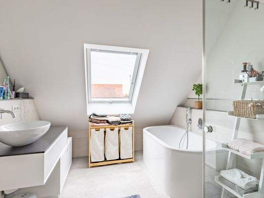 Modernes Tageslichtbad