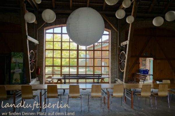 Scheune mit Blick in den Innenhof