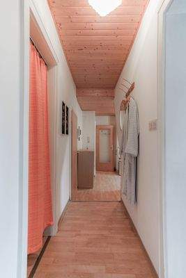 Flur mit Abstellraum OG