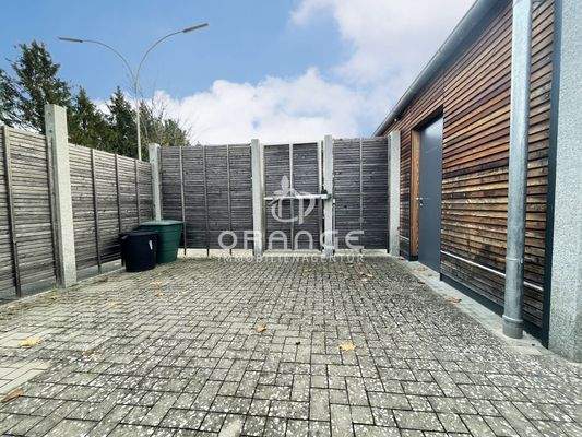 Der Zugang zum Haus, bestens abgeschirmt