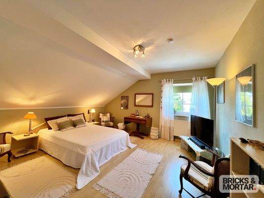 Schlafzimmer 2 noch möbliert