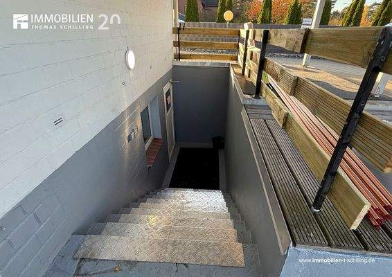 G2602 ・ Kelleraußeneingang überdacht