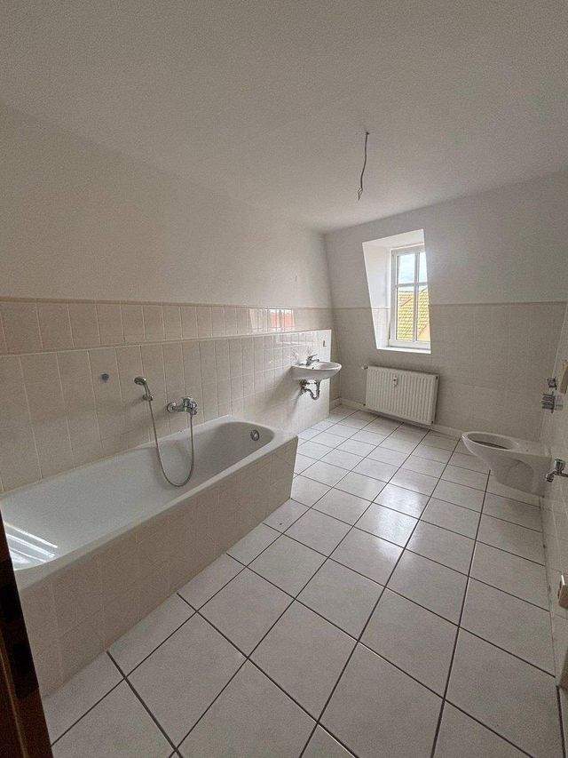 Renovierte 3-Raum-Wohnung im Erdgeschoss in Zeitz – sofort verfügbar - Photo 3