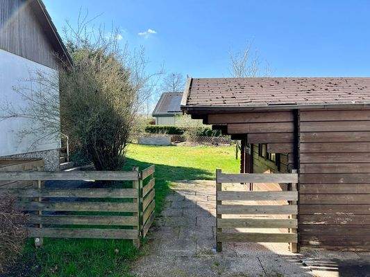 Gartenzugang mit Gartenhaus