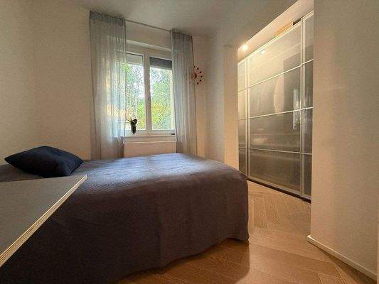 Schlafzimmer 3 inkl Schrankraum.jpg