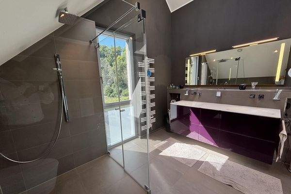 DG Bad Dusche Waschtische