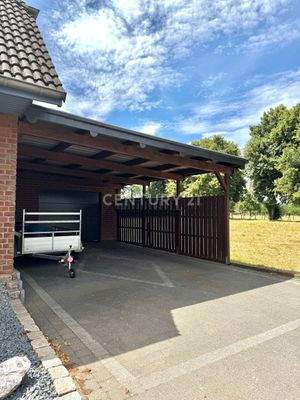 zussätzliche Überdachte PKW-Stellfläche