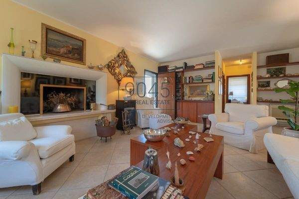 Prestige-Immobilie mit Gästehaus und weitläufigem Grundstück im Süden Sardiniens