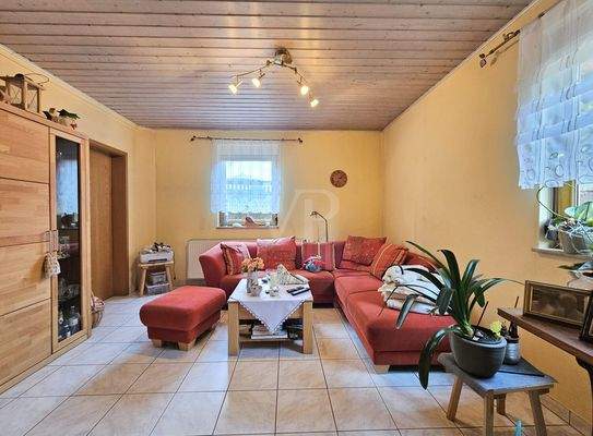 Wohnlich ausgebauter Raum im UG