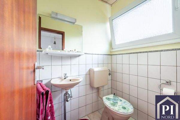 Gäste-WC mit Fenster