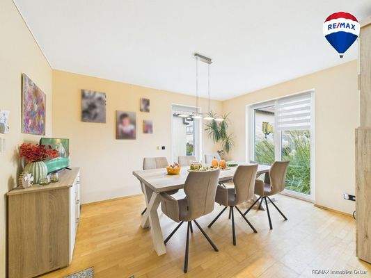 RE/MAX Immobilien DeLux Einfamilienhaus Mettlach-Weiten Esszimmer