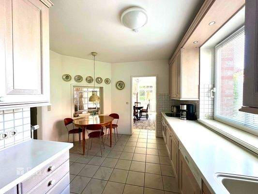 Küche mit Sitzecke EG