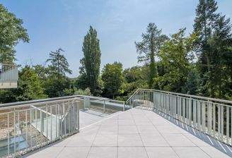 Süd-Terasse mit unverbaubarem Blick