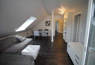Blick vom Balkon ins Wohnzimmer.JPG