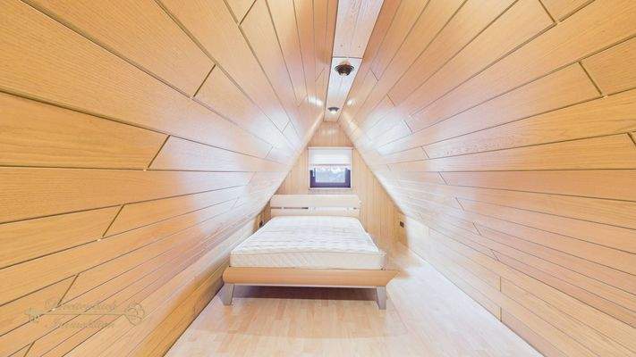 Spitzboden Einliegerwohnung