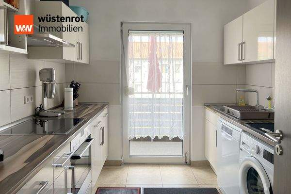 Küche mit kleinem Balkon