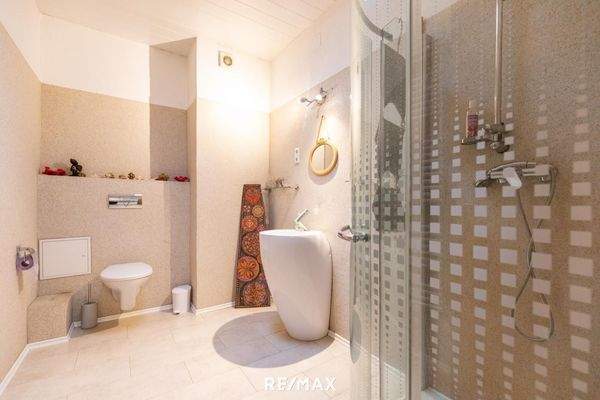 16. Badezimmer Dachboden