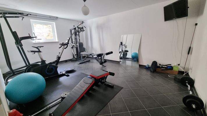 3 wohnraumähnlich ausgebaute Kellerräume