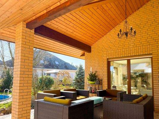 Überdachte Terrasse