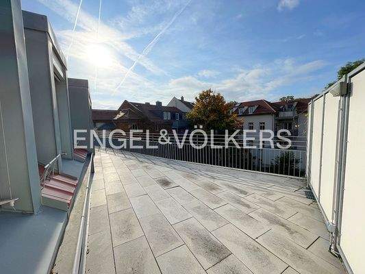 großzügige Dachterrasse