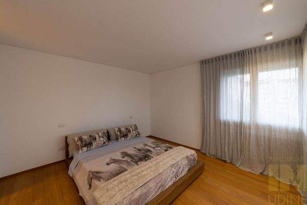 Luxuswohnung in Udine über 2 Etagen mit Panoramablick