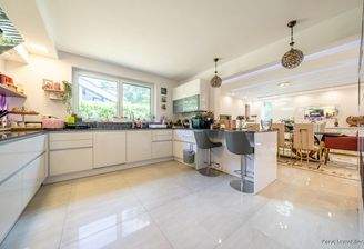 Hochwertige Einbauküche