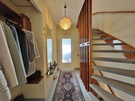 Flur mit Treppenaufgang