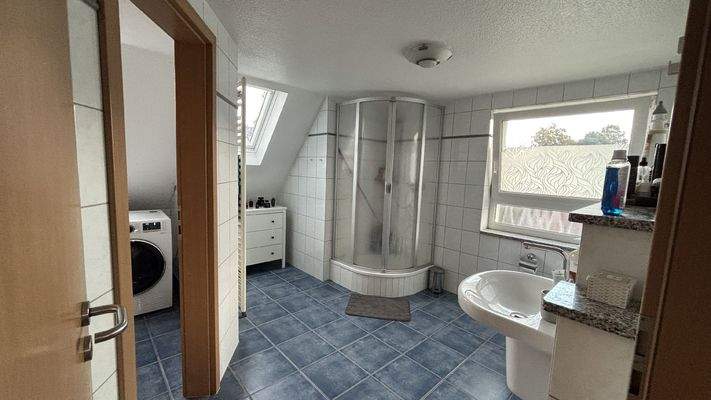 Bad DG mit separatem HWR