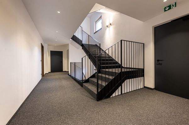 Geräumige Treppenhäuser