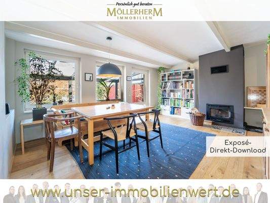 Wohn-/ Essbereich mit Kamin