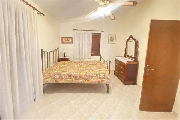 Schöne Villa mit einem separaten zweiten Haus zum Verkauf in Gavalochori