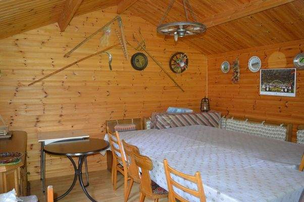 Gartenhaus Innen.JPG