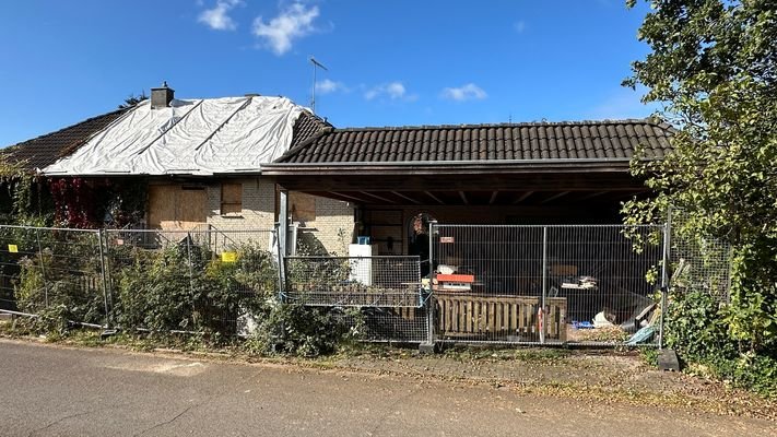  Garage und Carport