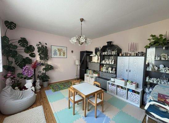 EG: weiteres Zimmer KI-Staging