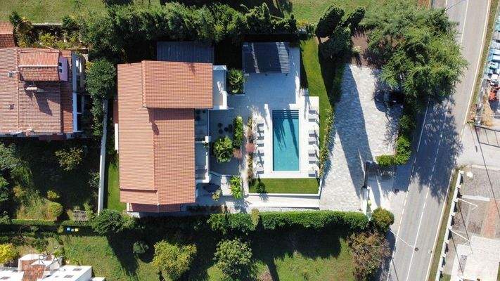 d4eb03e7-93f0-4c7d-822c-e7b83a3e3da7