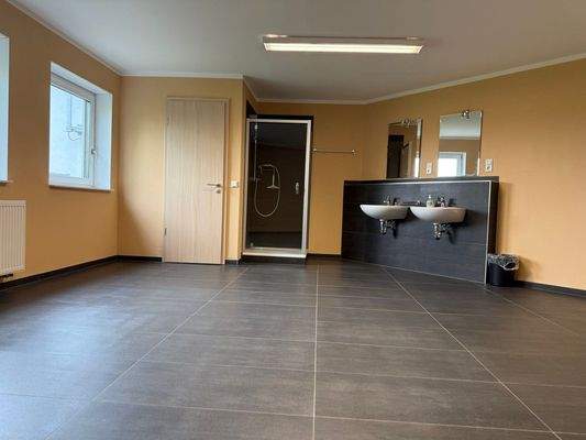 Großzügige Sanitärbereiche