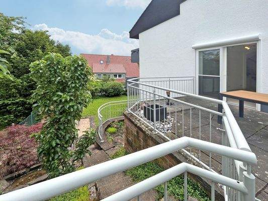 Terrasse mit Zugang zum Esszimmer