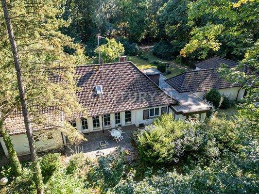 Hinterm Haus Terrasse