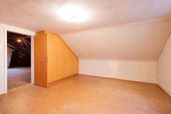 Teilweise ausgebauter Dachboden