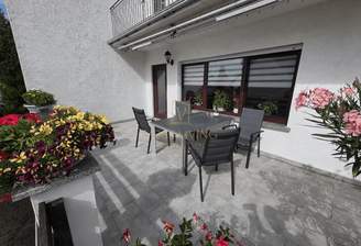Terrasse 1. OG |  großes Haus