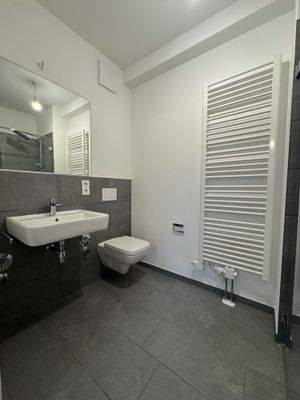 Badezimmer I (Masterbedroom)