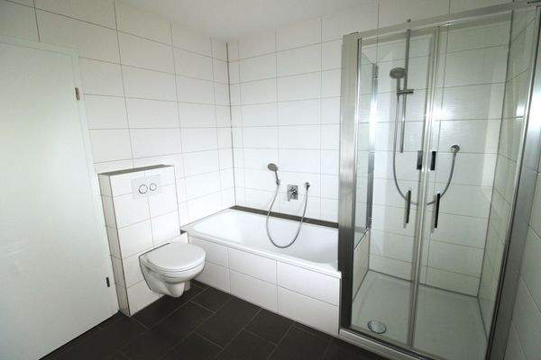 Modernes Badezimmer