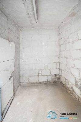 Abstellraum rechts.jpg