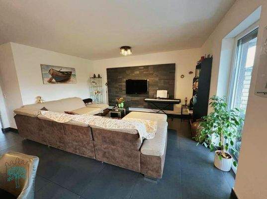 Wohnzimmer eingerichtet