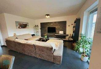 Wohnzimmer eingerichtet