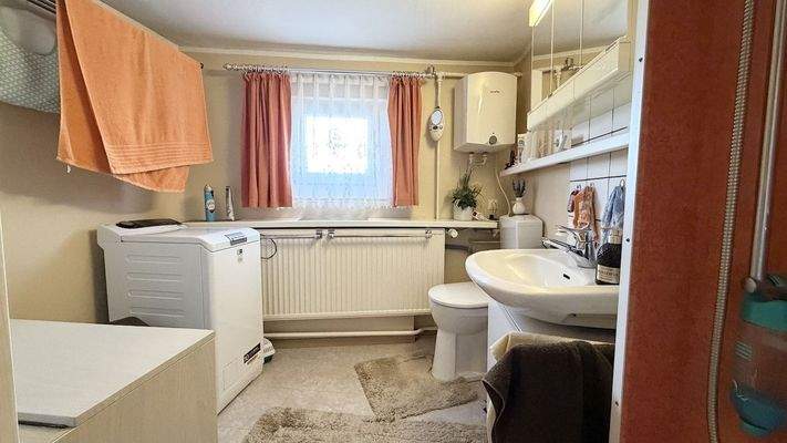 Tageslichtbad im 1. OG