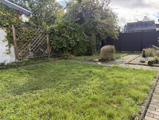 Garten-/Wiesengrundstück