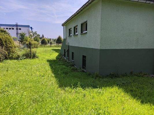 Halle Ansicht seitlich links.jpg