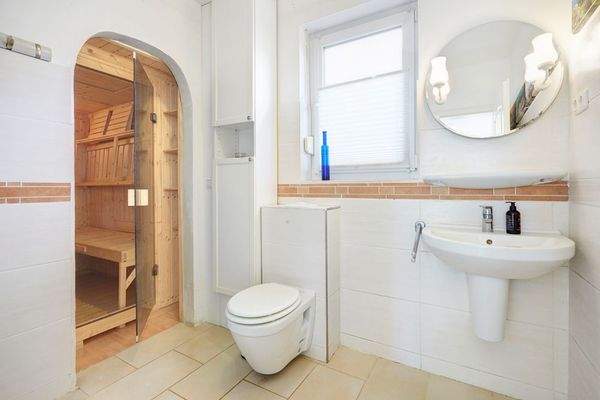 Duschbad mit Sauna Wohnung 2 